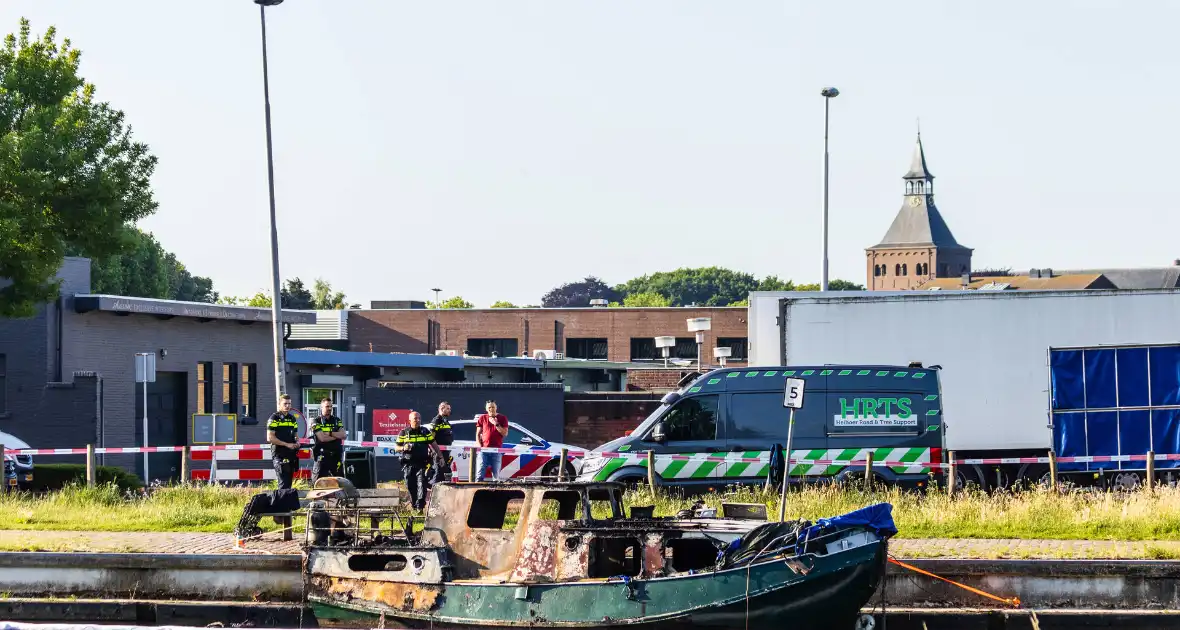 Dode bij brand op woonboot