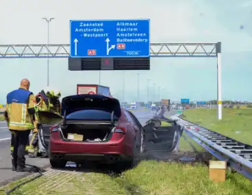 Maserati brandt volledig uit op snelweg