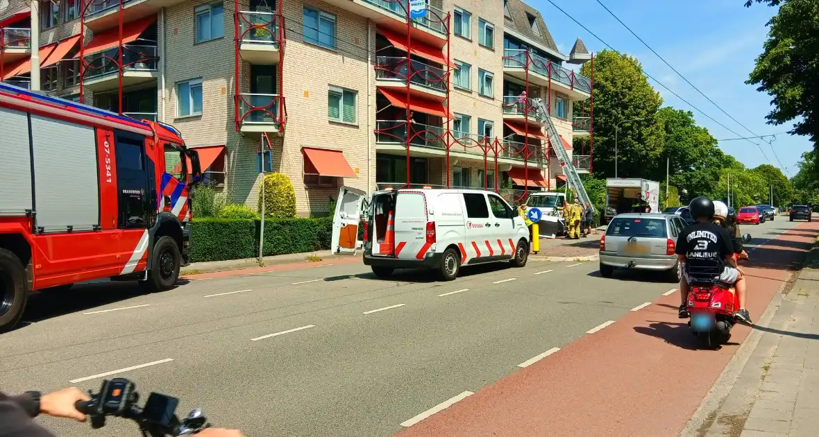 Botsing lijnbus en verhuislift - Foto 7