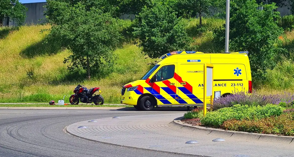 Motorrijder gewond na harde val - Foto 1