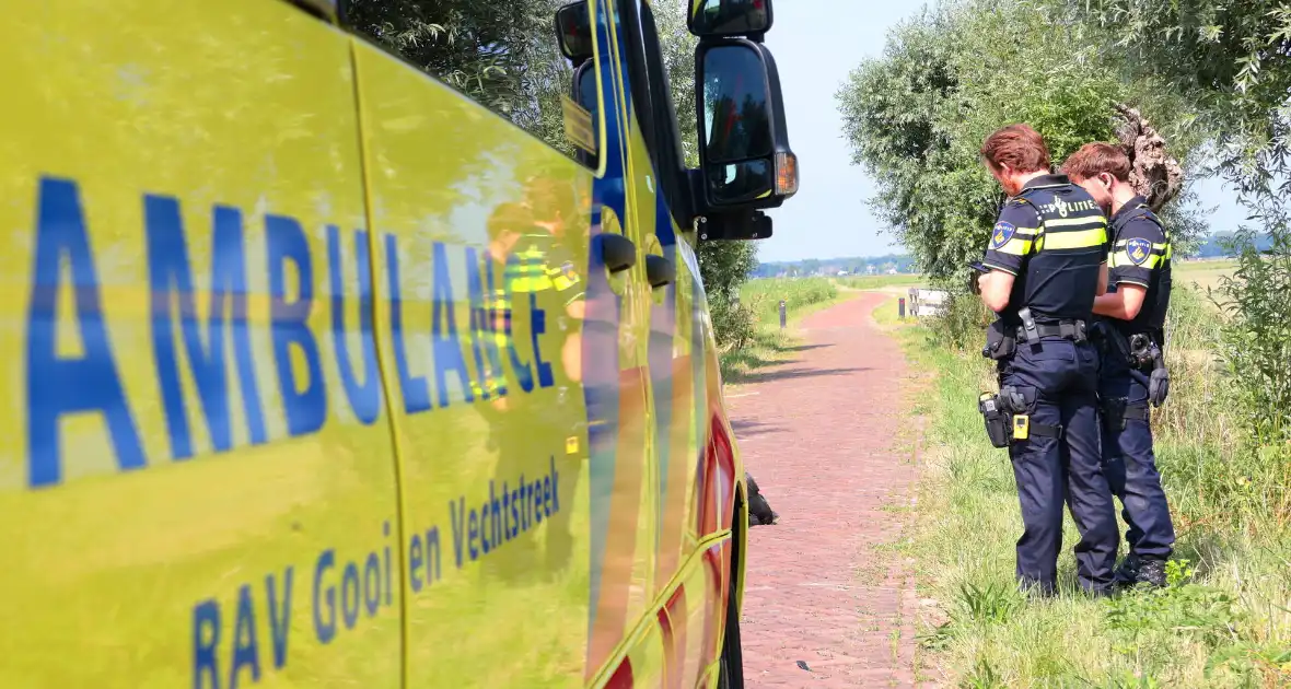 Fietser hard ten val op fietspad - Foto 4