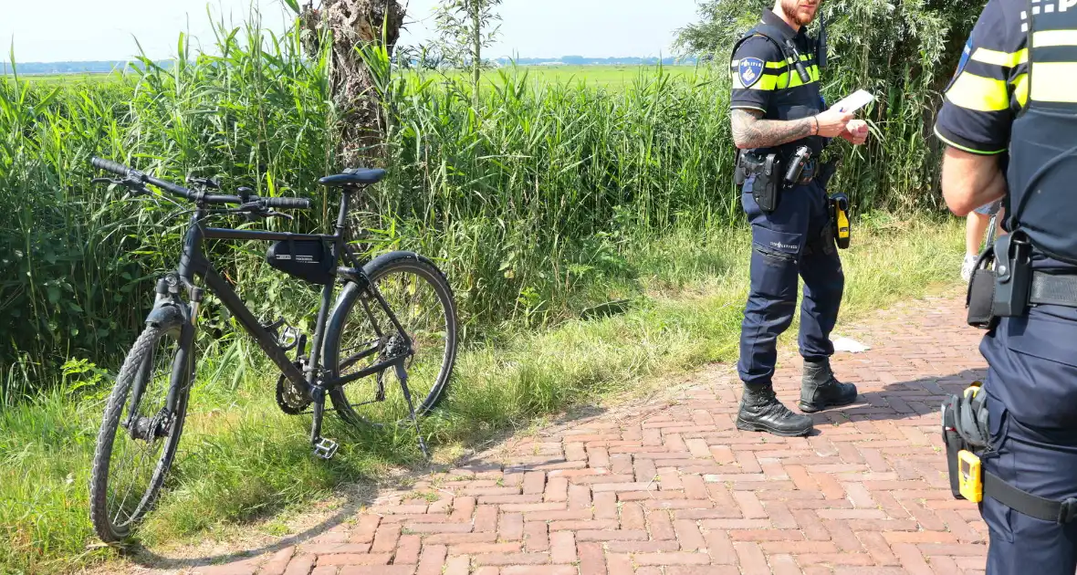 Fietser hard ten val op fietspad - Foto 7