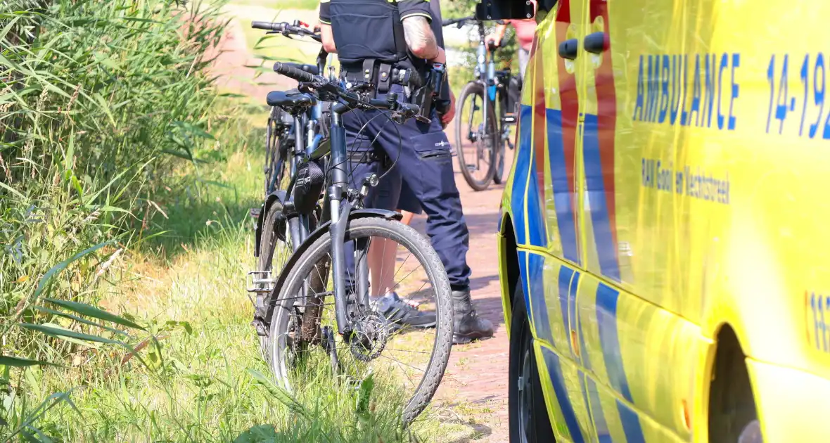 Fietser hard ten val op fietspad - Foto 9
