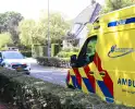 Oudere vrouw raakt gewond na val met rollator