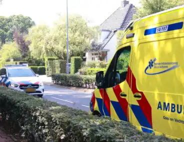 Oudere vrouw raakt gewond na val met rollator
