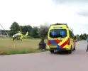 Traumahelikopter landt voor medische bijstand