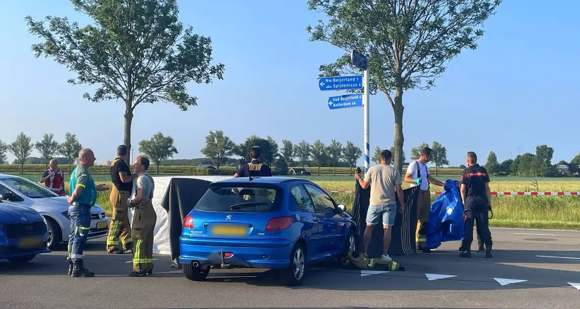 Ernstig ongeval tussen auto en motor - Foto 11