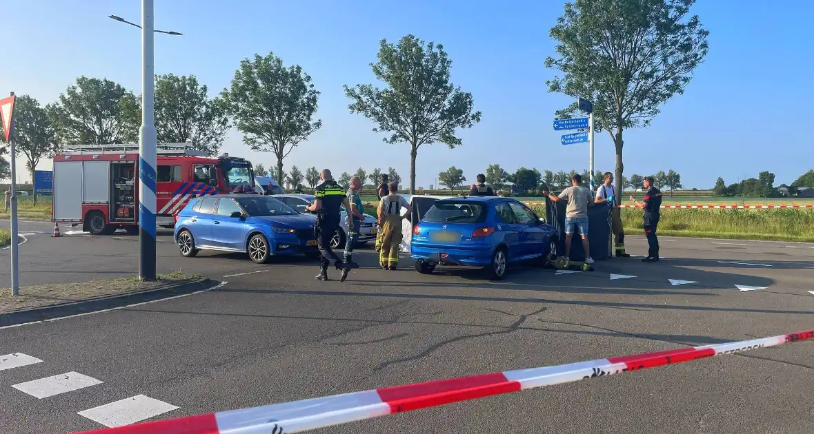 Ernstig ongeval tussen auto en motor - Foto 9