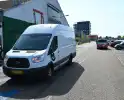 Bestelbus raakt jongeman op step