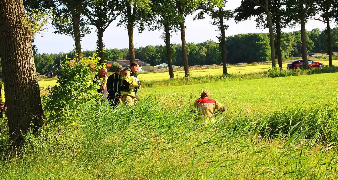 Brandweer onderzoekt gedumpte vaten - Foto 2