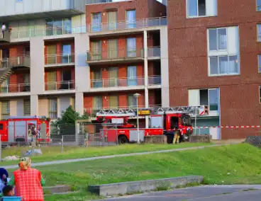 Woningbrand snel geblust, slachtoffer door rook onderzocht