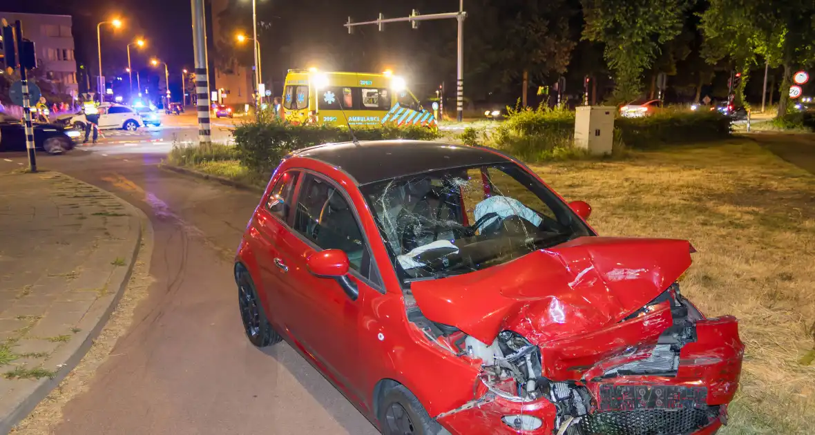 Geweldige taxi-overval leidt tot ongeval en arrestatie - Foto 2