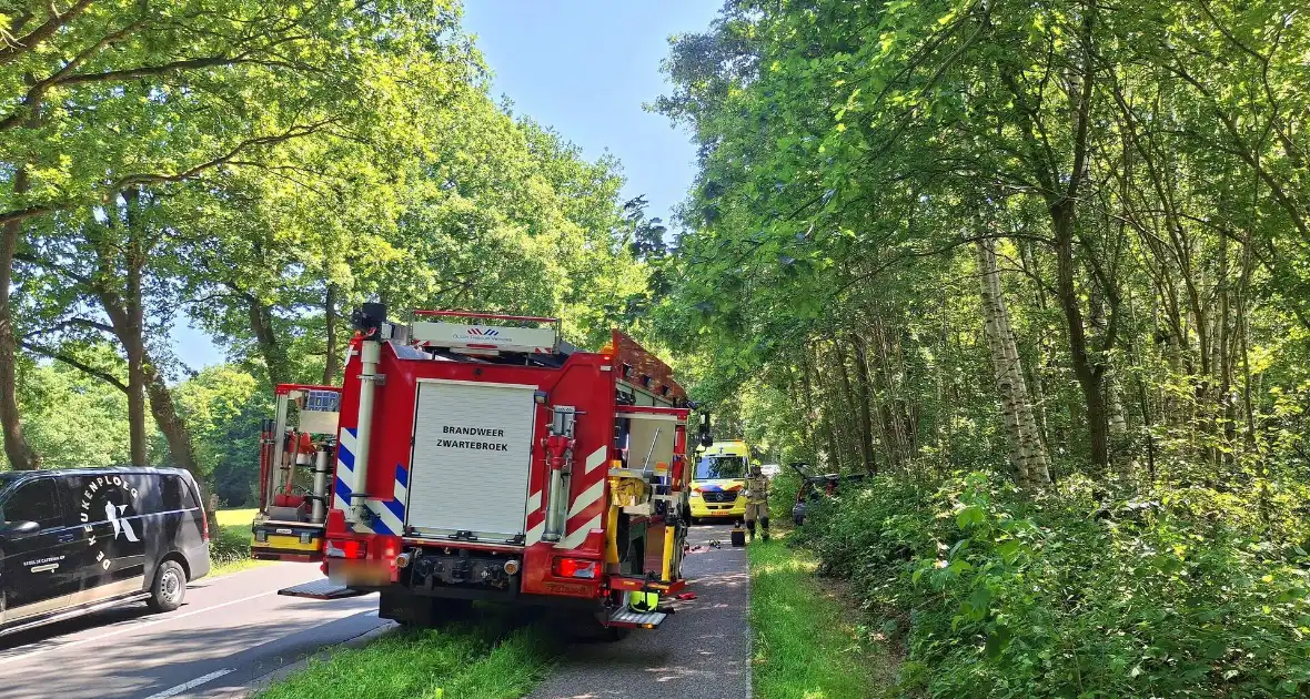 Auto belandt in bosschages - Foto 5