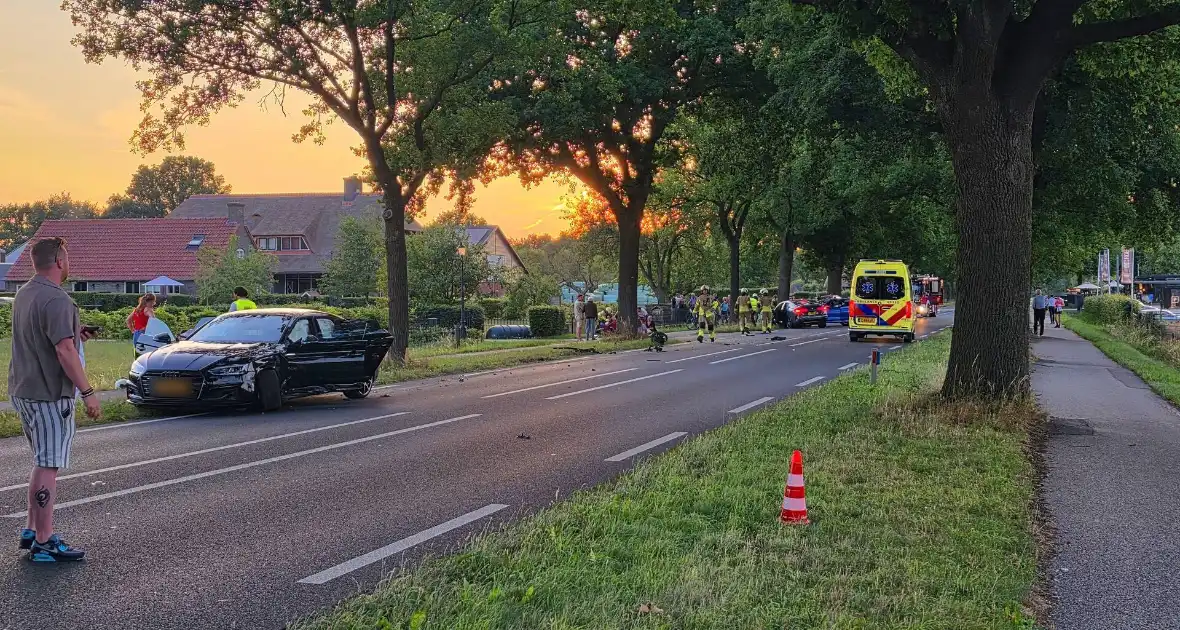 Meerdere gewonden bij botsing tussen luxe auto's