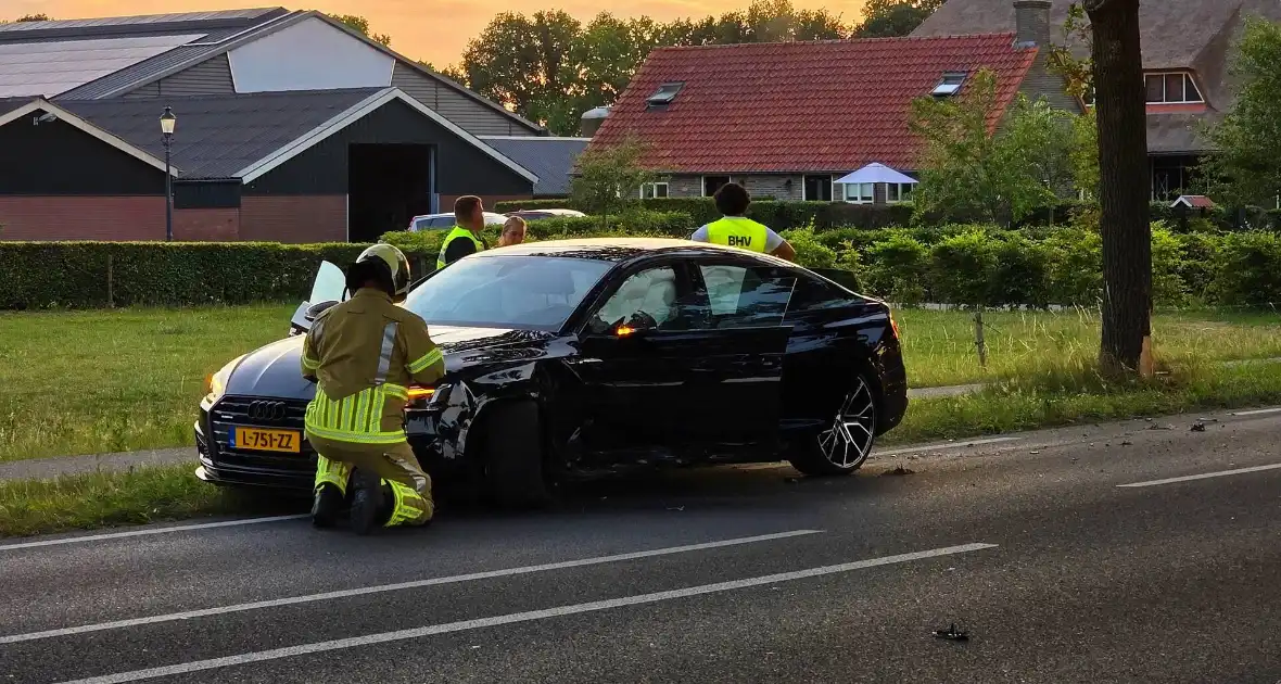 Meerdere gewonden bij botsing tussen luxe auto's - Foto 3