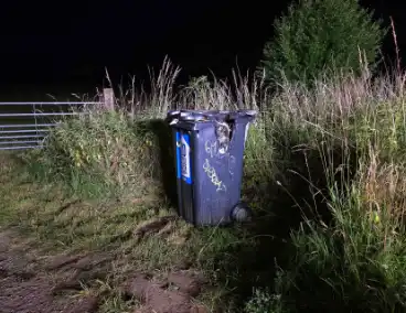 Afvalbrand door wegwerpbbarbecue snel geblust