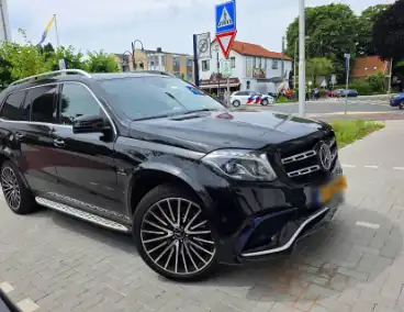 Scooterrijdster gewond na aanrijding met auto