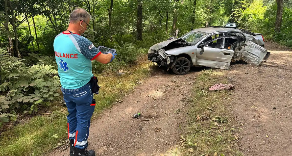Beschonken bestuurder richt ravage aan - Foto 3