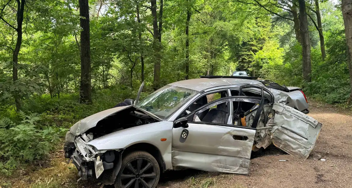 Beschonken bestuurder richt ravage aan - Foto 4