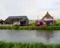 Schuur met lammeren vat vlam