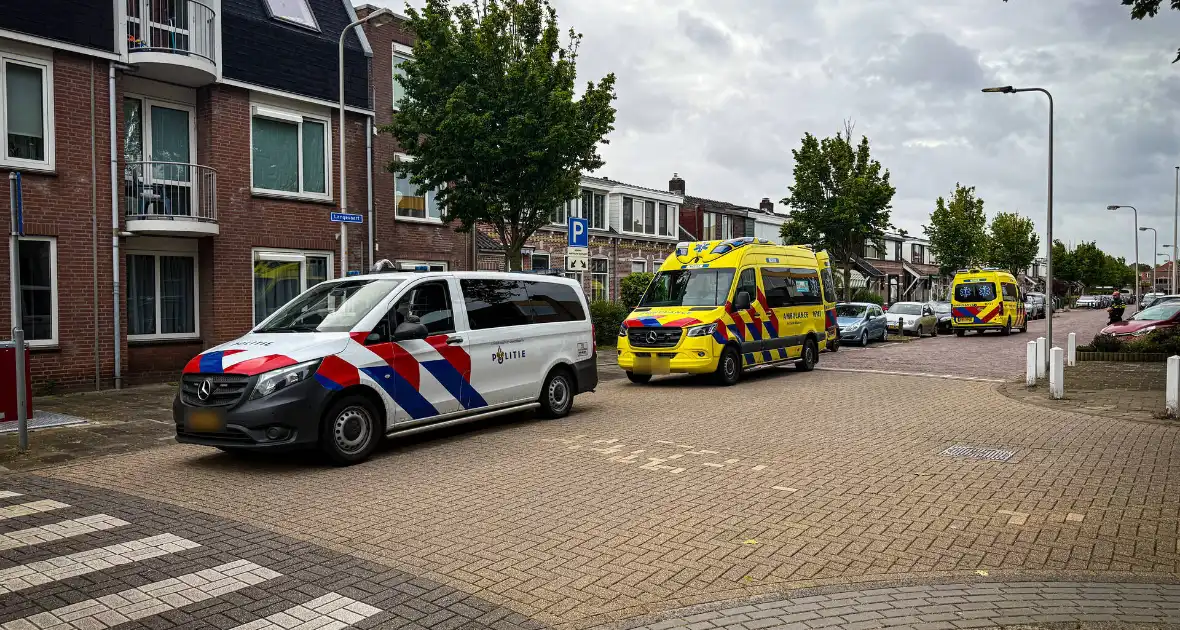 Traumahelikopter landt op parkeerplaats voor medisch incident