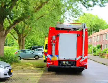 Brandweer bevrijdt vastzittende fietser