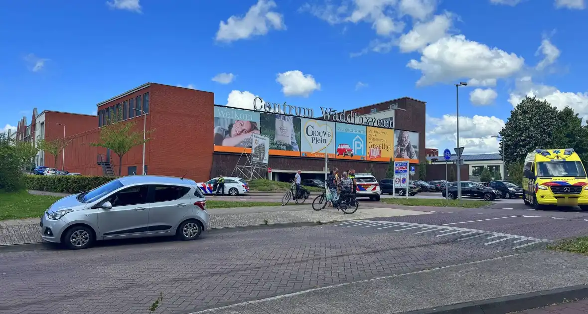 Fietser gecontroleerd in ambulance - Foto 1