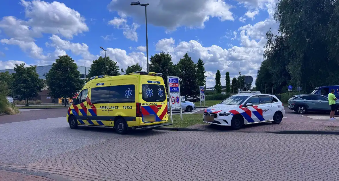 Fietser gecontroleerd in ambulance - Foto 3