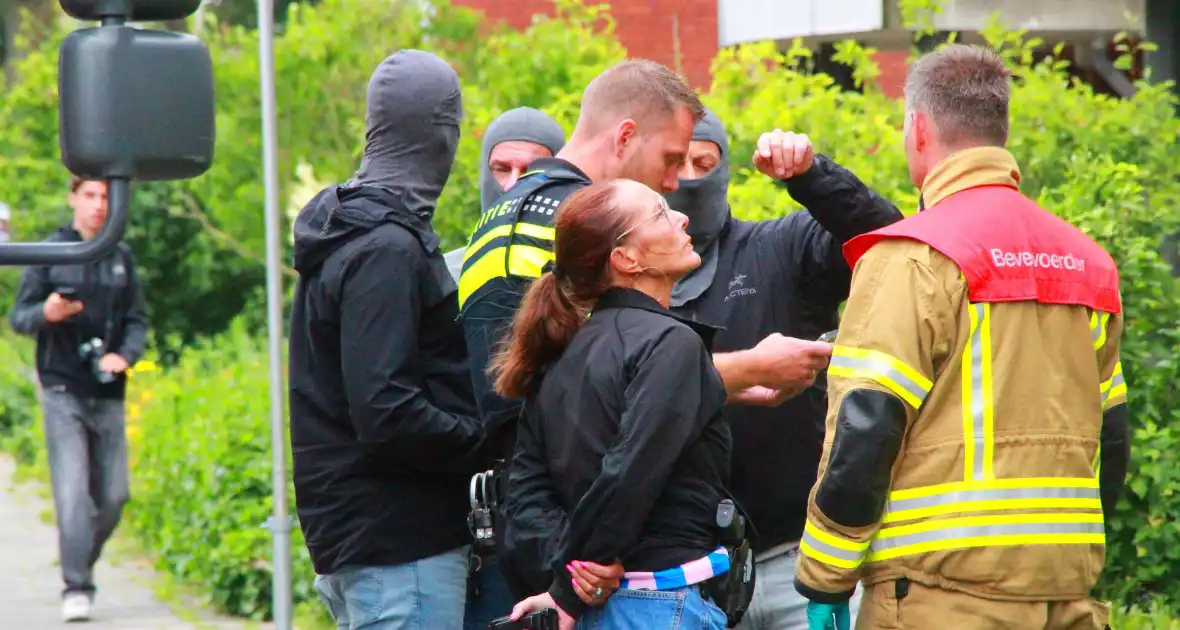 Arrestatieteam ingeschakeld bij incident - Foto 5