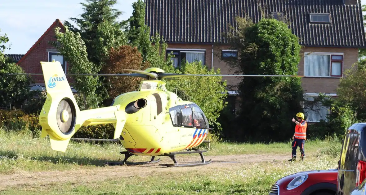 Hulpdiensten ingezet voor medisch incident op straat - Foto 2