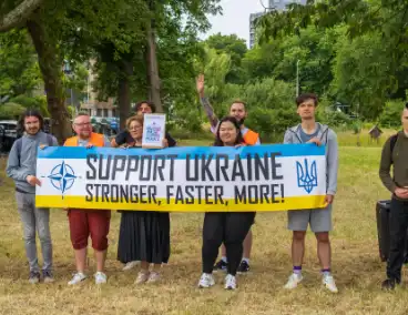 Demonstratie bij Navo top voor steun aan Oekraïne