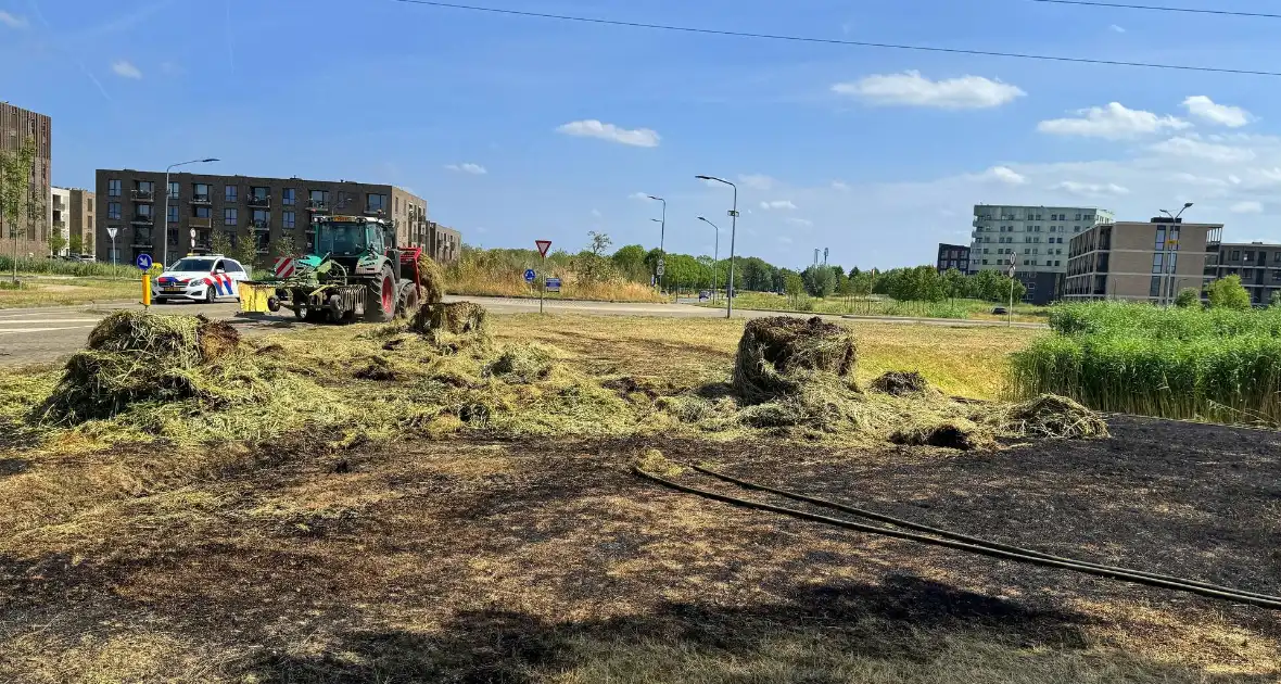 Brand ontstaan tijdens maaiwerkzaamheden - Foto 1