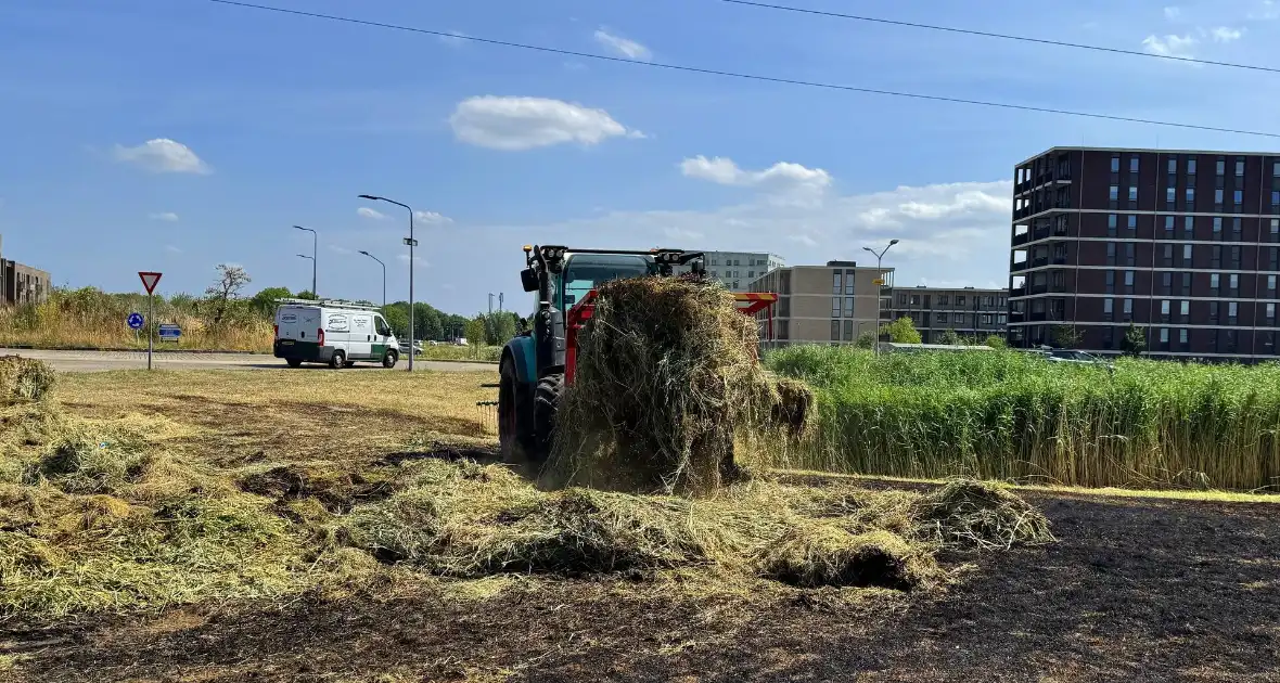 Brand ontstaan tijdens maaiwerkzaamheden - Foto 5