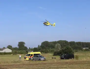 Persoon zwaargewond bij ongeval in weiland
