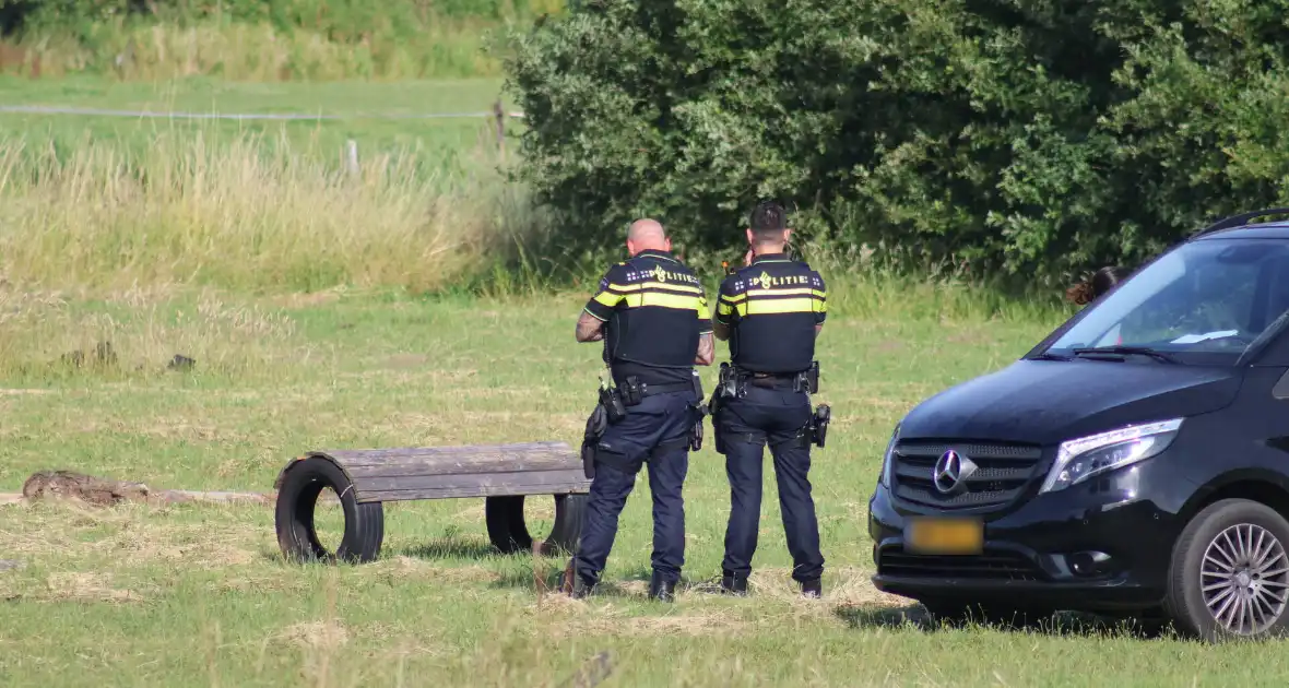Persoon zwaargewond bij ongeval in weiland - Foto 1