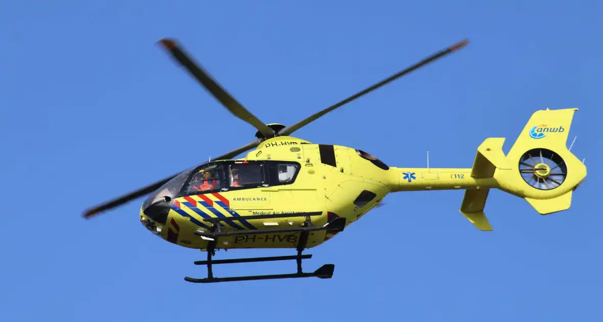 Persoon zwaargewond bij ongeval in weiland - Foto 2