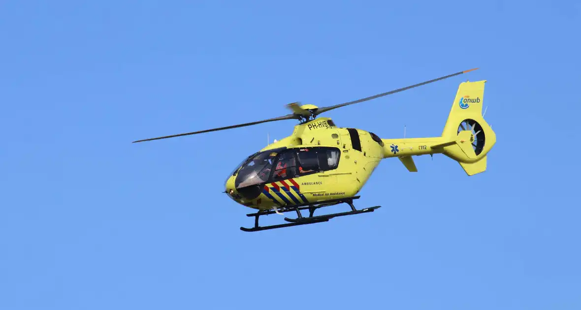 Persoon zwaargewond bij ongeval in weiland - Foto 3