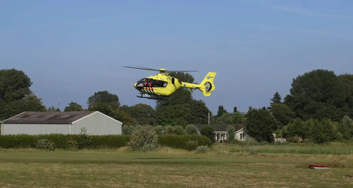 Persoon zwaargewond bij ongeval in weiland - Foto 5