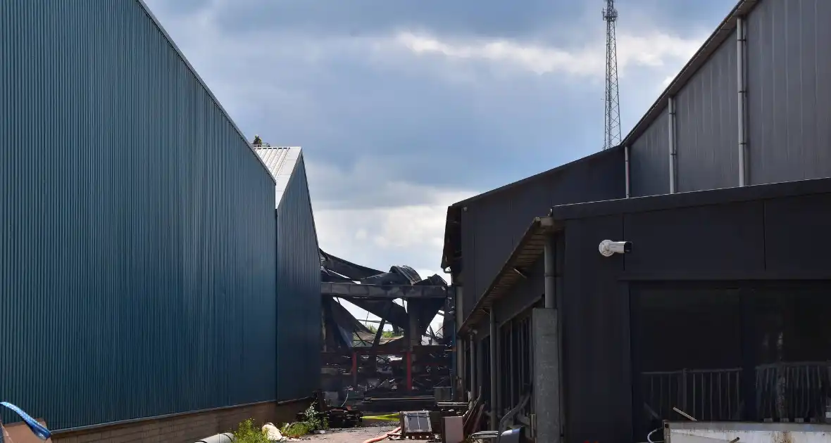 Zware schade door industriebrand - Foto 10