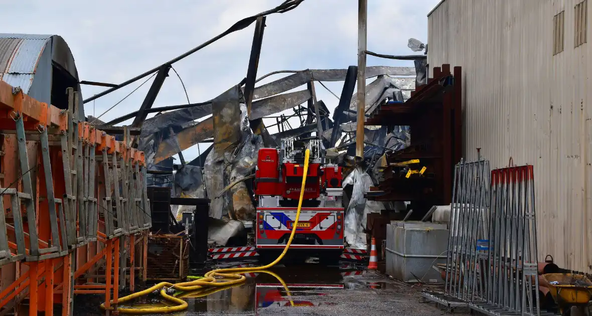 Zware schade door industriebrand - Foto 11