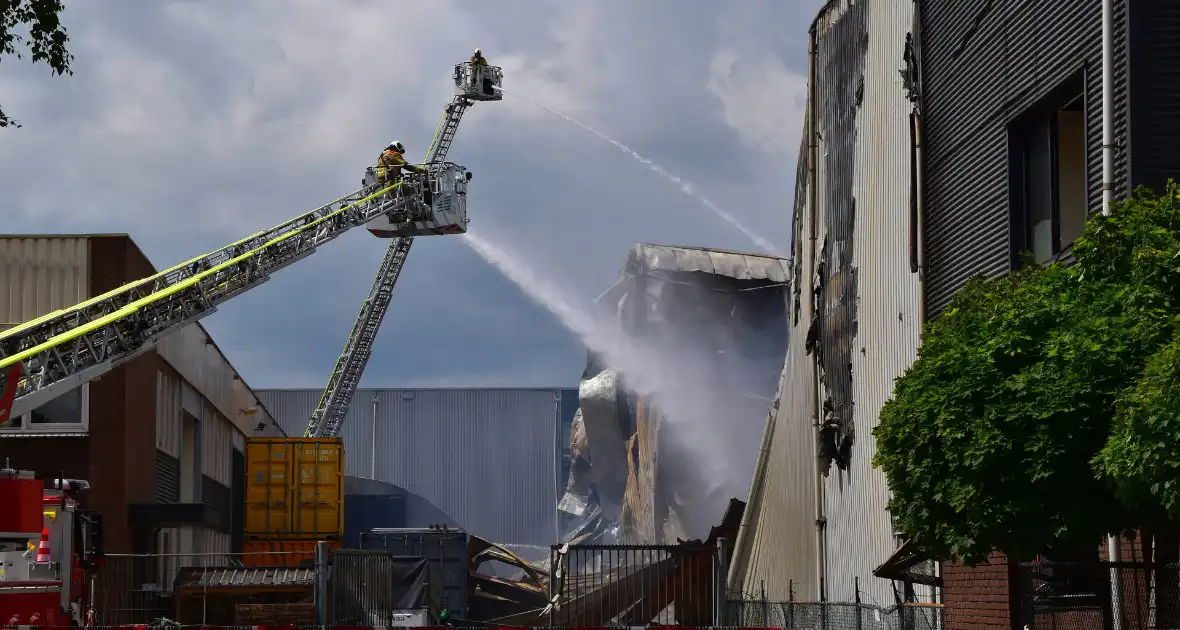 Zware schade door industriebrand - Foto 12