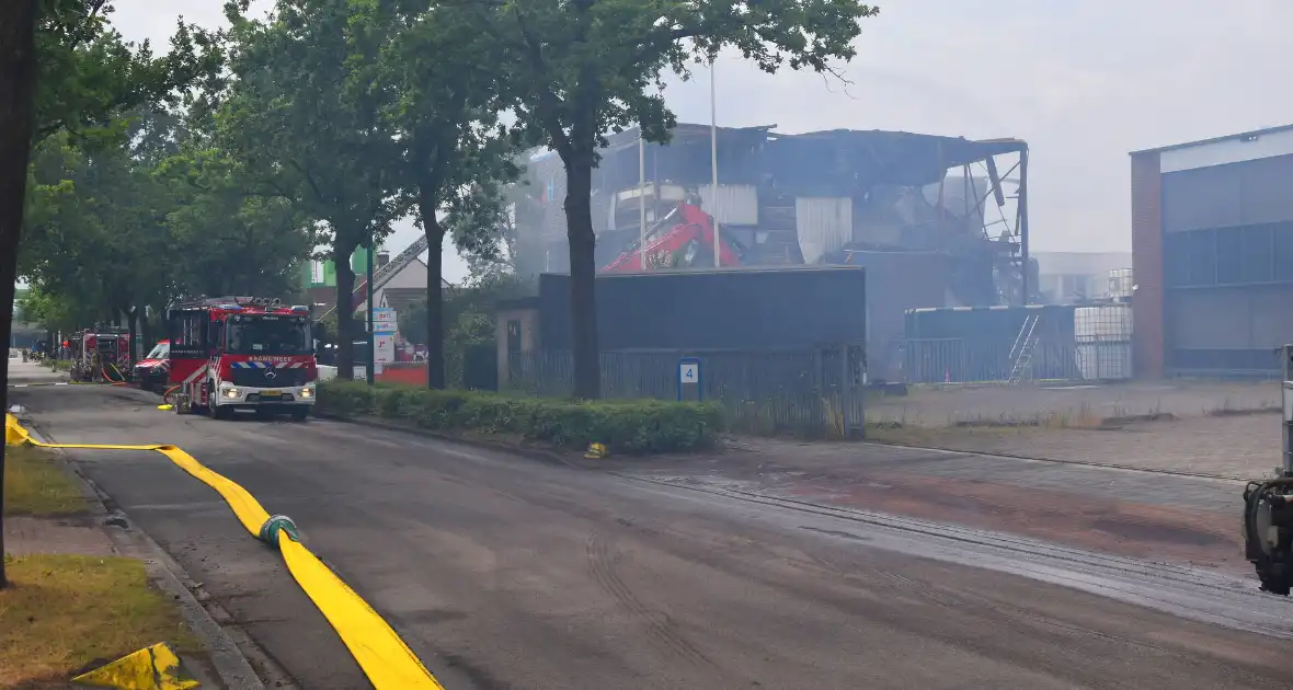 Zware schade door industriebrand - Foto 2