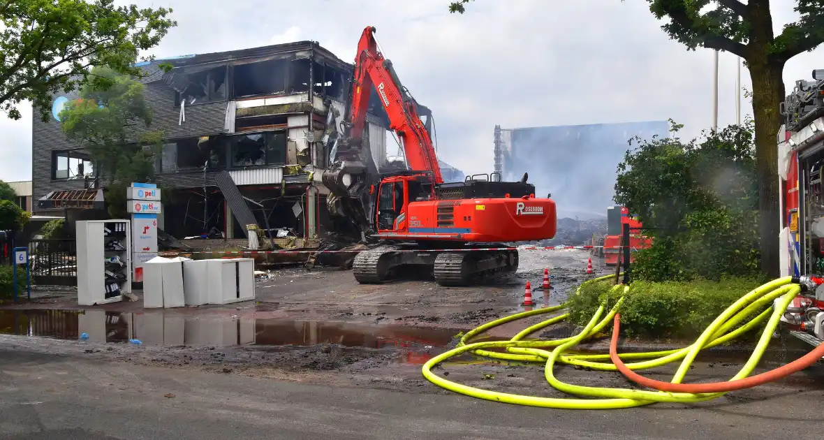 Zware schade door industriebrand - Foto 3