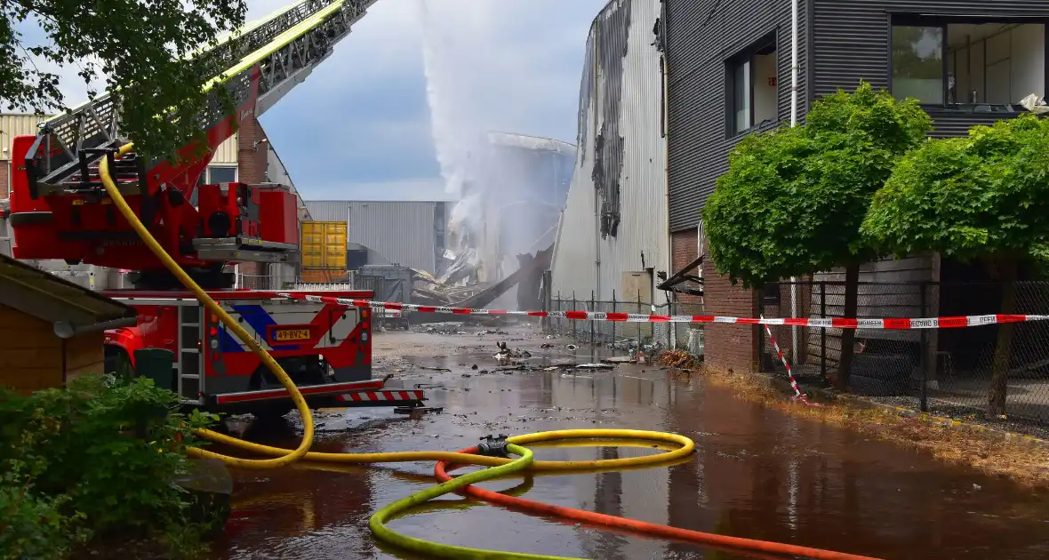 Zware schade door industriebrand - Foto 6