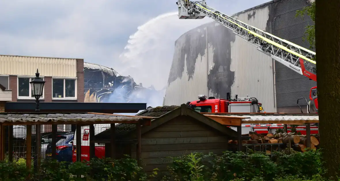 Zware schade door industriebrand - Foto 8