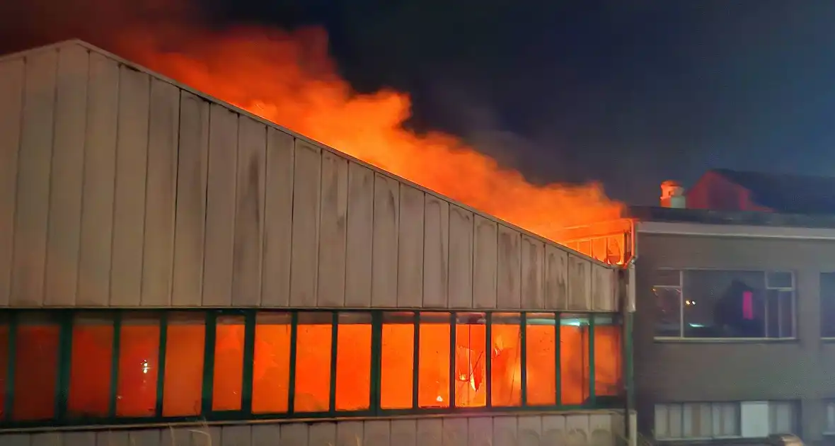 Grote brand treft bedrijfspand opnieuw - Foto 3