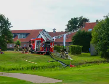 Zeer grote brand op golfbaan