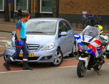 Fietser gewond na botsing met auto