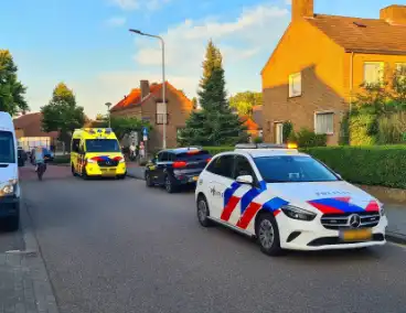 Scooterrijder gewond bij aanrijding met automobilist, die door rijdt