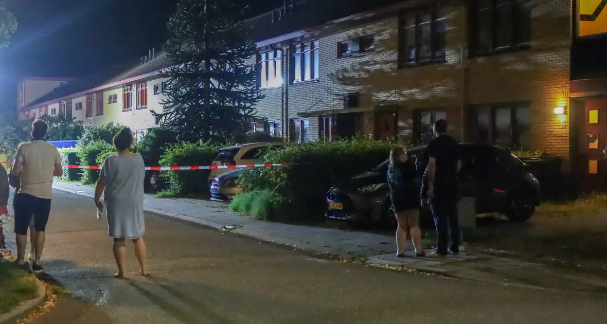 Explosie leidt tot brand in woning